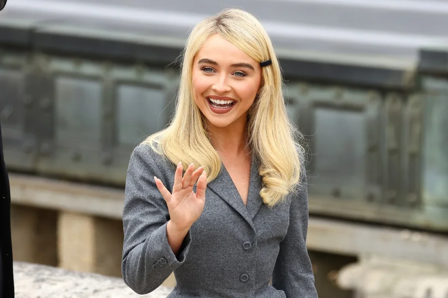 Sabrina Carpenter Height and Weight