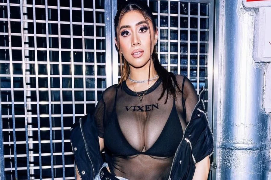 Violet Myers Net Worth